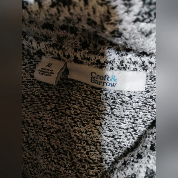 Croft & Barrow XL Cozy Sweater Black Gray‎ Diamond Print Turtleneck - Picture 3 of 4